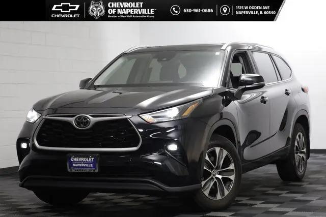 2023 Toyota Highlander XLE for sale in Naperville, IL