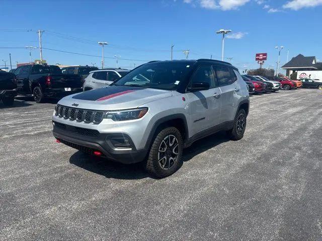 2025 Jeep Compass Trailhawk 4x4 for sale in Davenport, IA