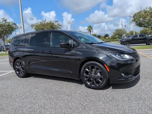 2020 Chrysler Pacifica Touring for sale in Clermont, FL
