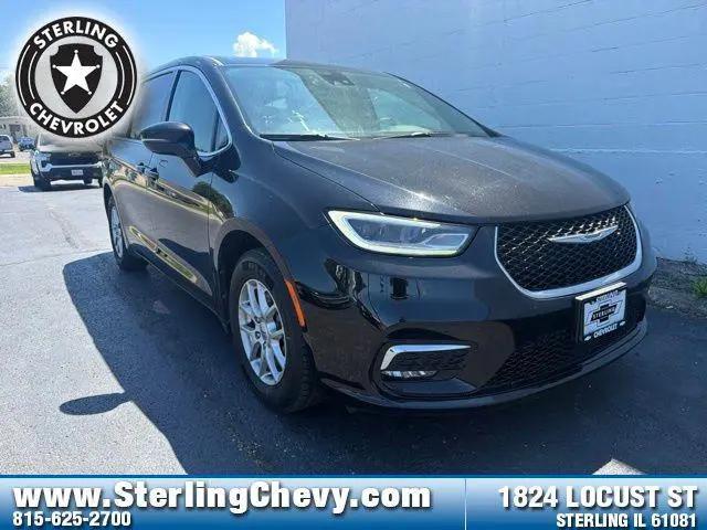 2024 Chrysler Pacifica Touring L for sale in Sterling, IL
