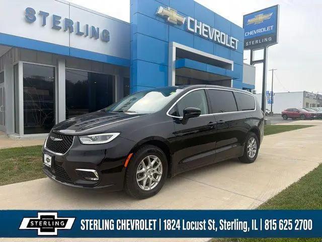 2024 Chrysler Pacifica Touring L for sale in Sterling, IL