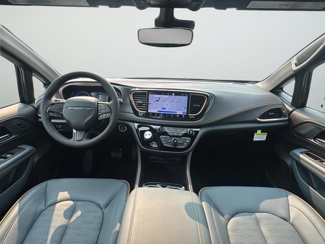 2027 Chrysler Pacifica Pinnacle