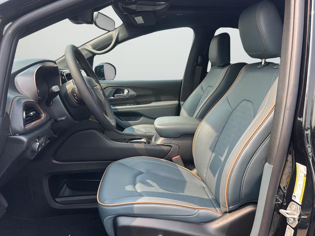 2027 Chrysler Pacifica Pinnacle