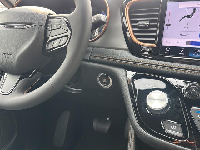 2027 Chrysler Pacifica Pinnacle