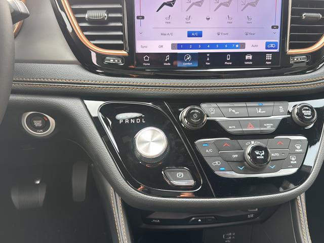 2027 Chrysler Pacifica Pinnacle