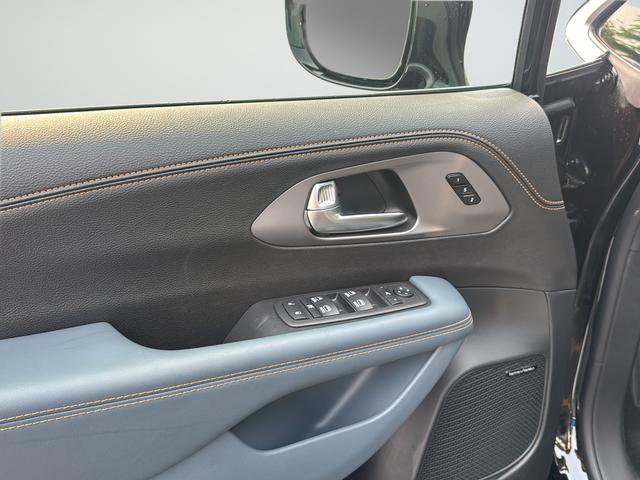 2027 Chrysler Pacifica Pinnacle