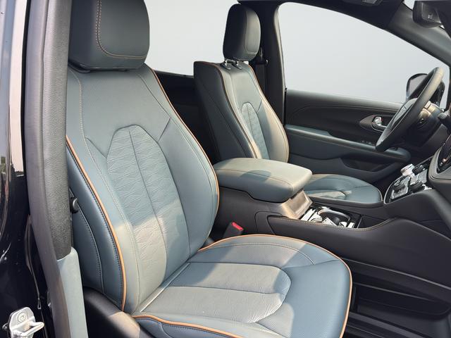 2027 Chrysler Pacifica Pinnacle