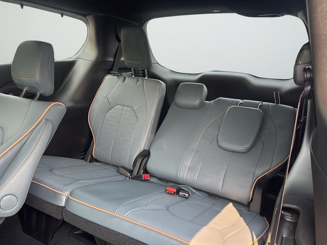 2027 Chrysler Pacifica Pinnacle