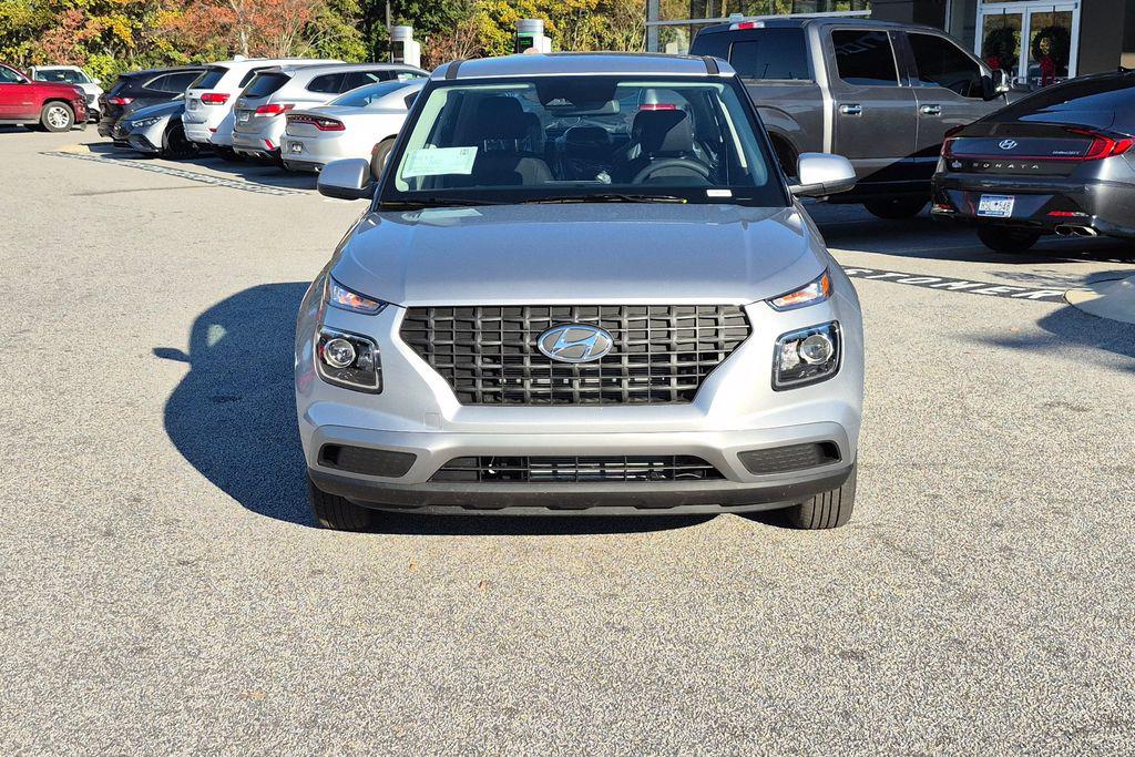 New 2026 Silver HYUNDAI SE image 2