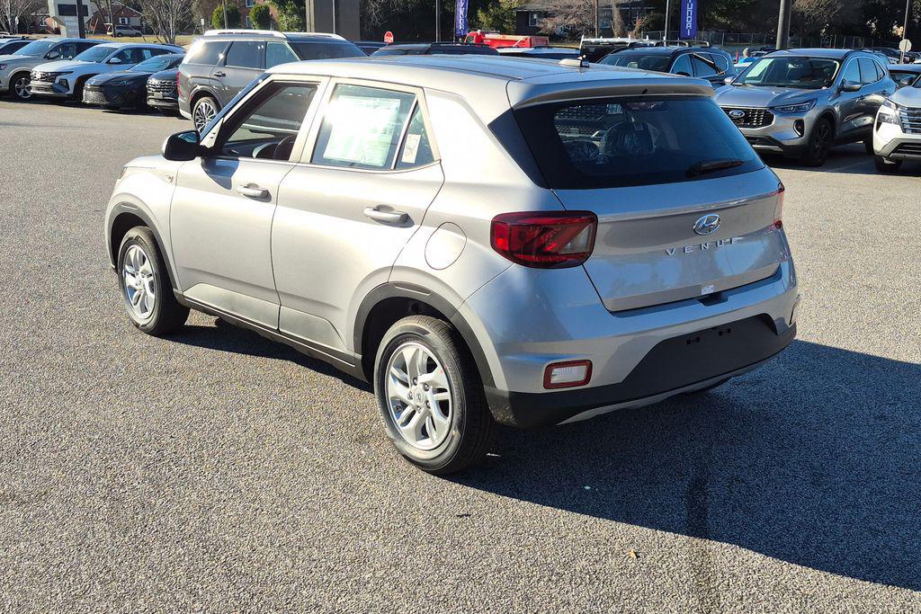 New 2026 Silver HYUNDAI SE image 8