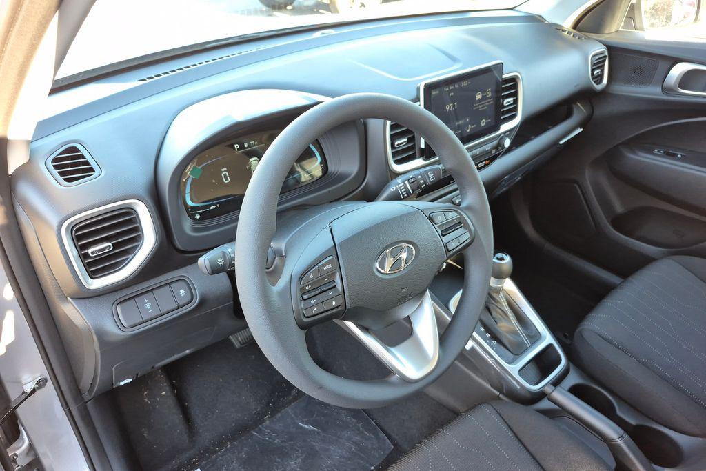 New 2026 Silver HYUNDAI SE image 12