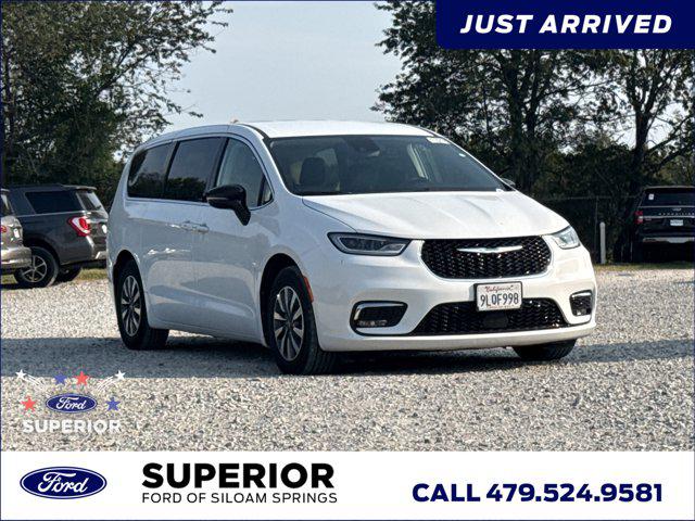 2024 Chrysler Pacifica Hybrid Select for sale in Siloam Springs, AR