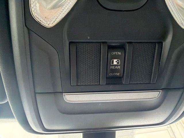 2019 Ram 1500 Big Horn/Lone Star Crew Cab 4x4 57 Box