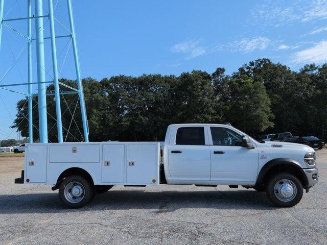 2026 RAM 5500 Chassis RAM 5500 TRADESMAN CHASSIS CREW CAB 4X4 84 CA