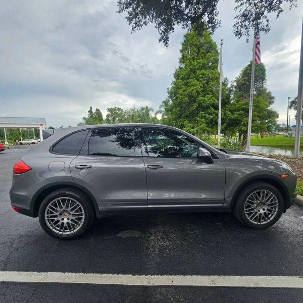 2012 Porsche Cayenne Base