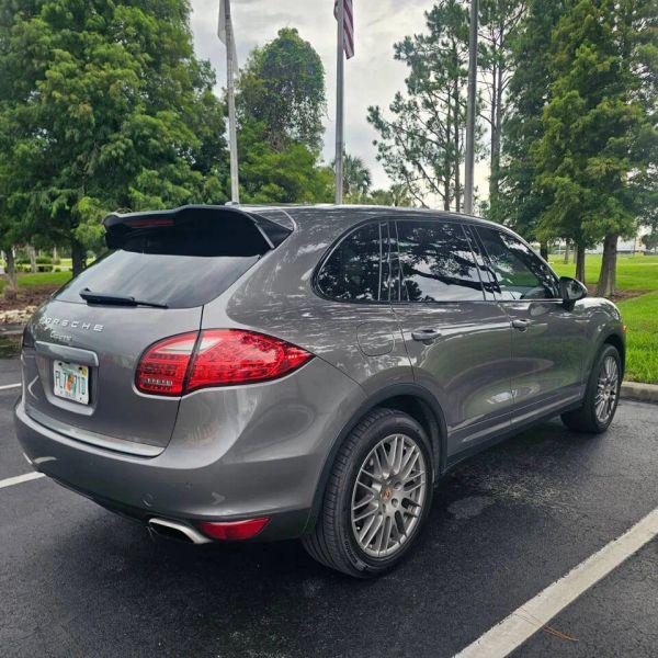 2012 Porsche Cayenne Base
