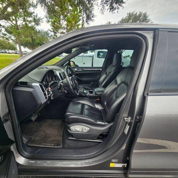 2012 Porsche Cayenne Base