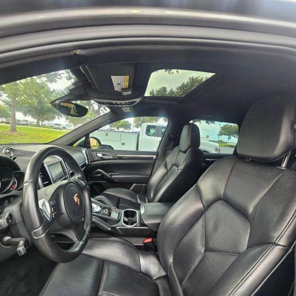 2012 Porsche Cayenne Base