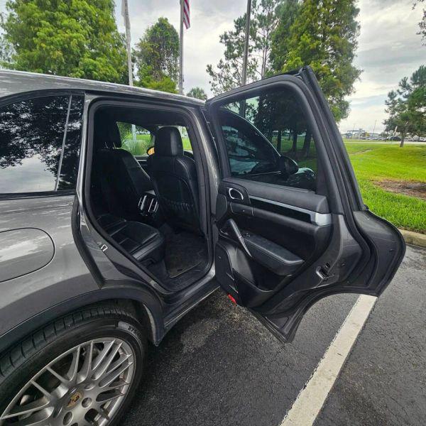 2012 Porsche Cayenne Base