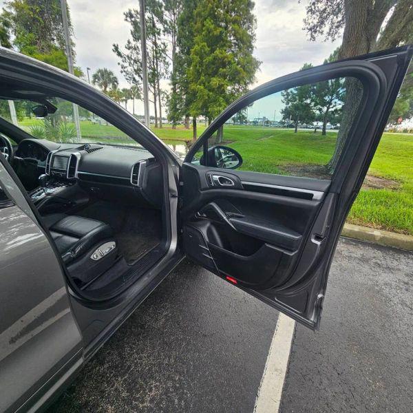 2012 Porsche Cayenne Base