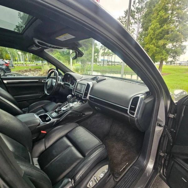 2012 Porsche Cayenne Base