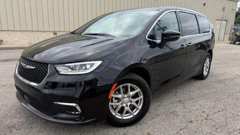 2026 Chrysler Pacifica Select for sale in Columbus, OH