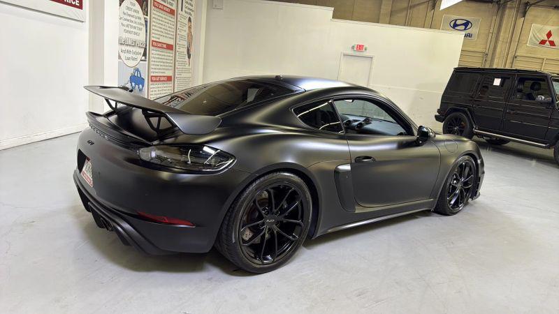 2021 Porsche 718 Cayman GT4