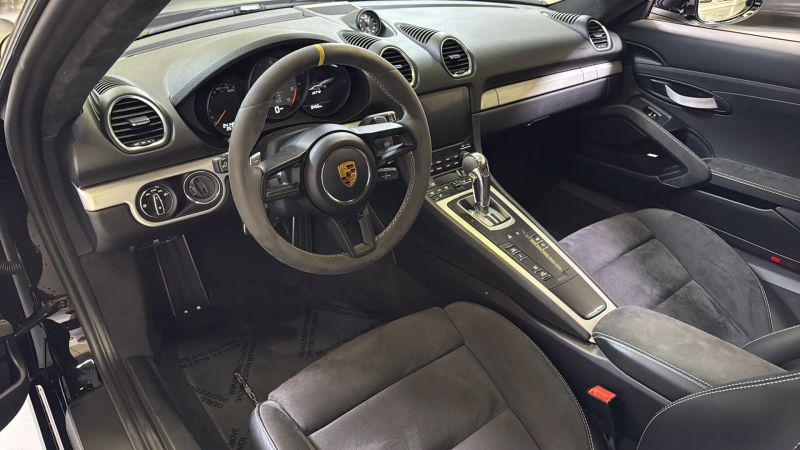 2021 Porsche 718 Cayman GT4