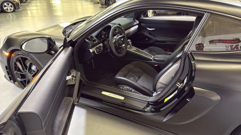 2021 Porsche 718 Cayman GT4