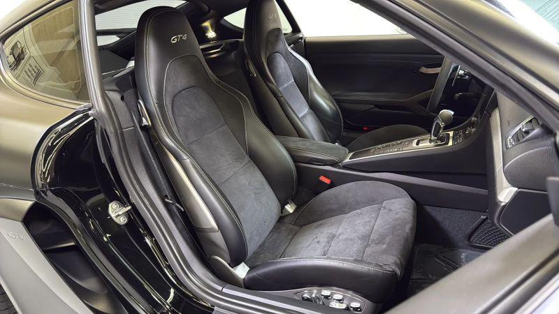 2021 Porsche 718 Cayman GT4