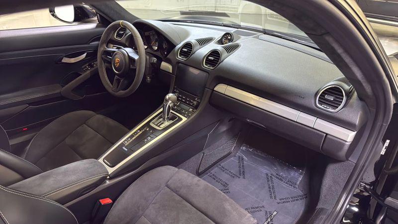 2021 Porsche 718 Cayman GT4