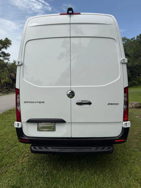 2021 Freightliner Sprinter High Roof I4 Diesel