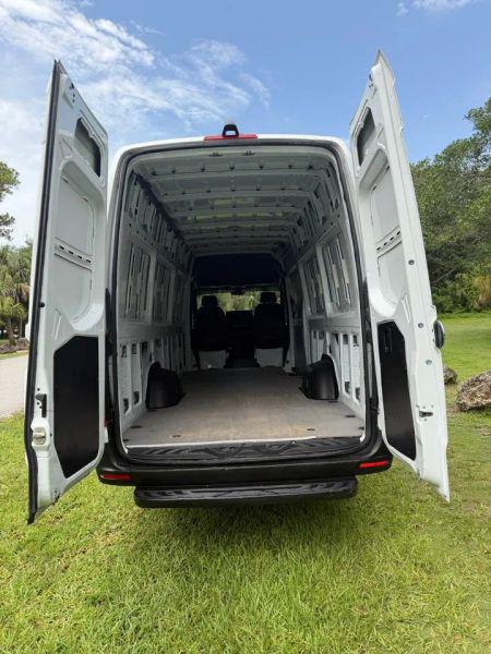 2021 Freightliner Sprinter High Roof I4 Diesel