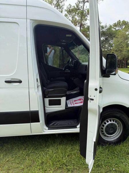 2021 Freightliner Sprinter High Roof I4 Diesel