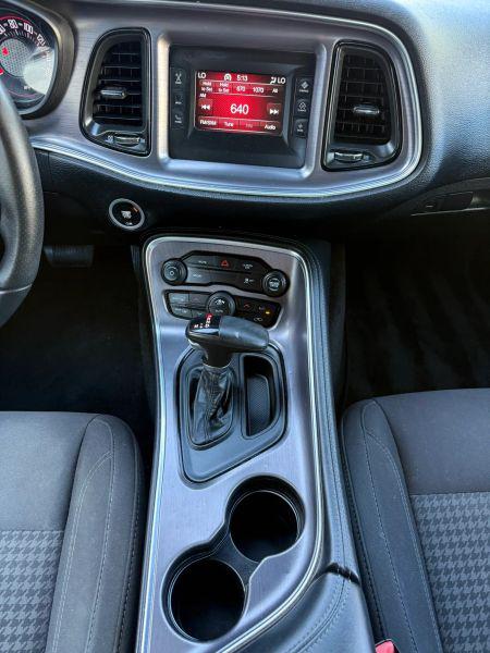 2017 Dodge Challenger SXT