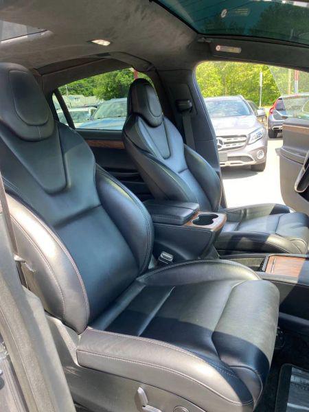 2019 Tesla Model X Standard Range