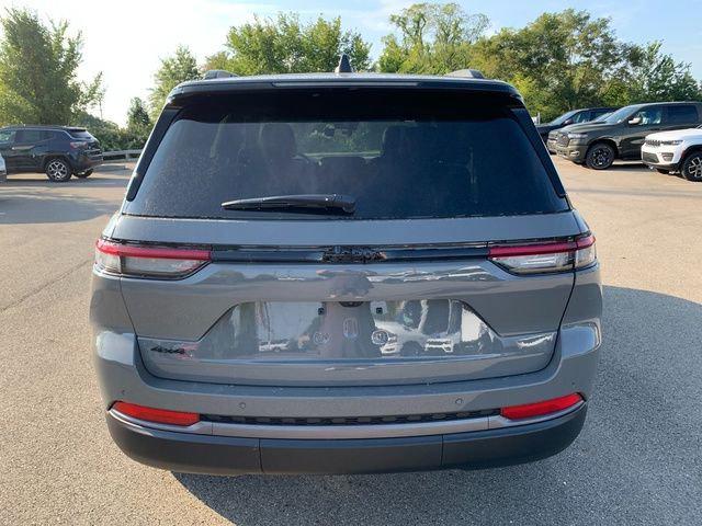 2027 Jeep Grand Cherokee Laredo Altitude 2027 Jeep Grand Cherokee Laredo Altitude
