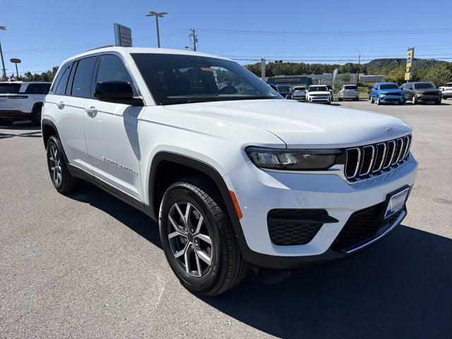 2027 Jeep Grand Cherokee GRAND CHEROKEE LAREDO X 4X4 2027 Jeep Grand Cherokee GRAND CHEROKEE LAREDO X 4X4