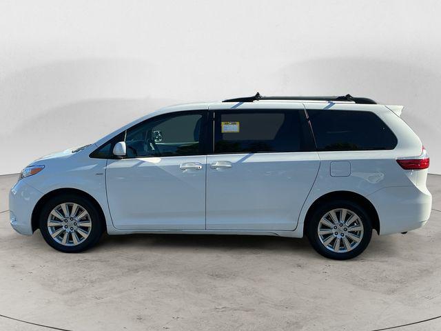2017 Toyota Sienna LE 7 Passenger