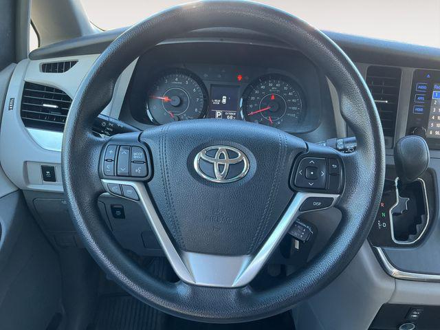 2017 Toyota Sienna LE 7 Passenger