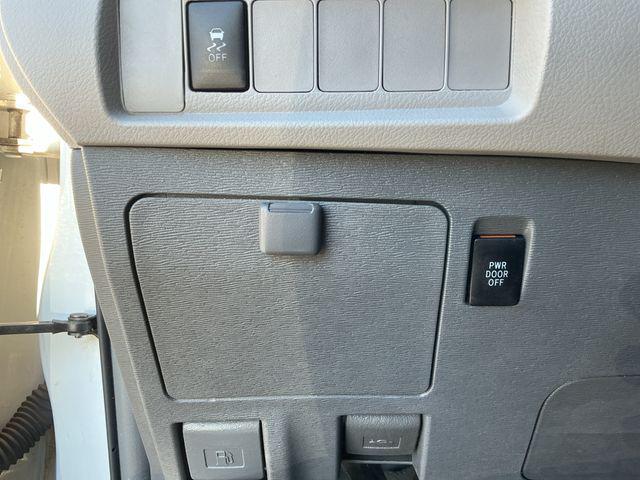 2017 Toyota Sienna LE 7 Passenger