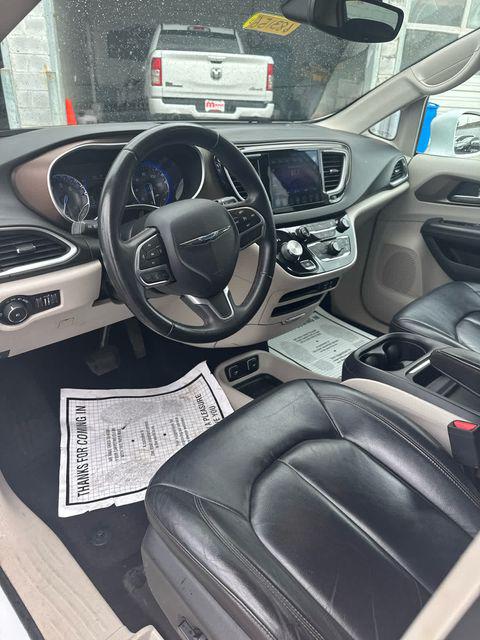 2017 Chrysler Pacifica Touring-L