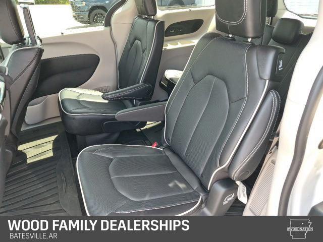 2023 Chrysler Pacifica Limited AWD