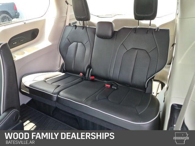 2023 Chrysler Pacifica Limited AWD