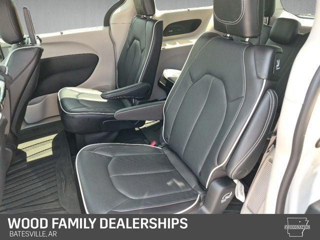2023 Chrysler Pacifica Limited AWD
