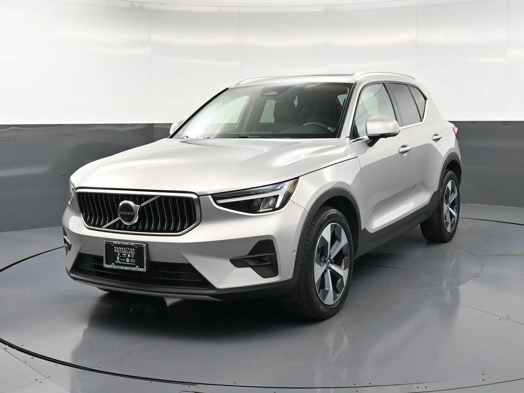 /2023 Volvo XC40