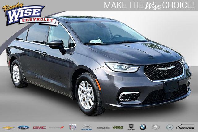 2023 Chrysler Pacifica Touring L for sale in Flint, MI