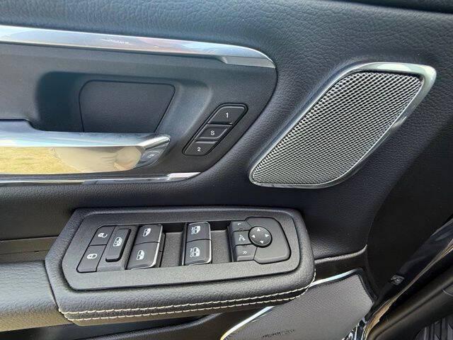 2026 Ram 1500 Laramie Crew Cab 4x4 5'7" Box