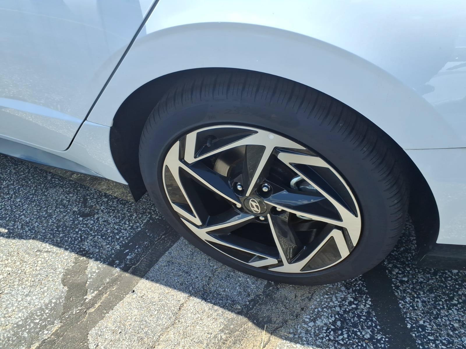 2026 Hyundai Sonata SEL - Photo 9