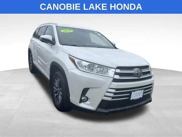 2019 Toyota Highlander XLE for sale in Salem, NH